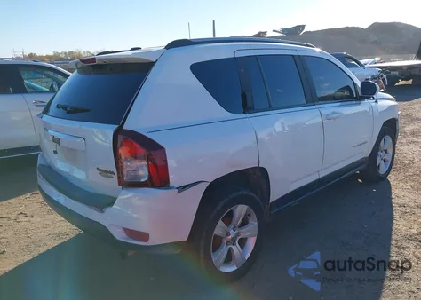 2016 Jeep Compass Latitude z USA, uszkodzony, nr VIN 1C4NJCEA5GD648135